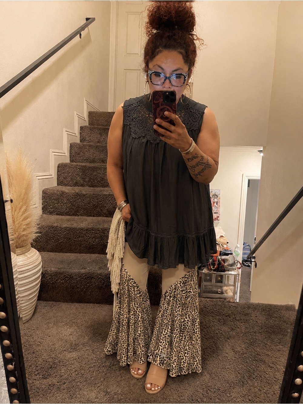Sleeveless Ruffled Tunic Top in black